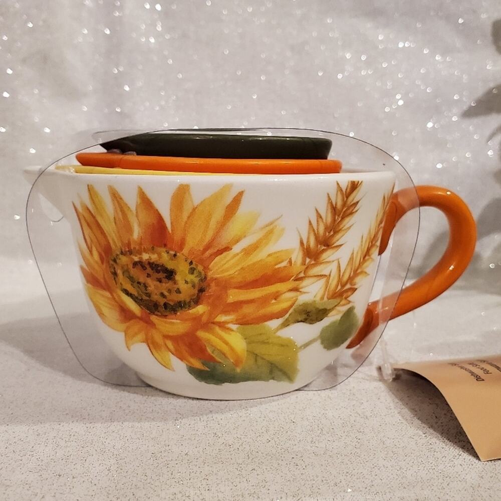 Robert Stanley Fall Harvest Sunflower Holiday Measuring Cups Set of 4